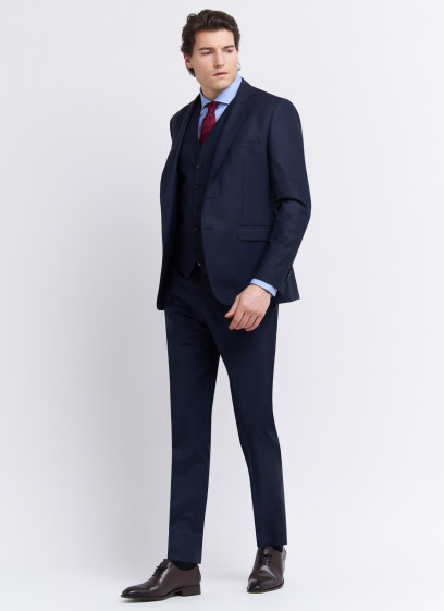 Slim fit suit by Emmanuelle Khanh