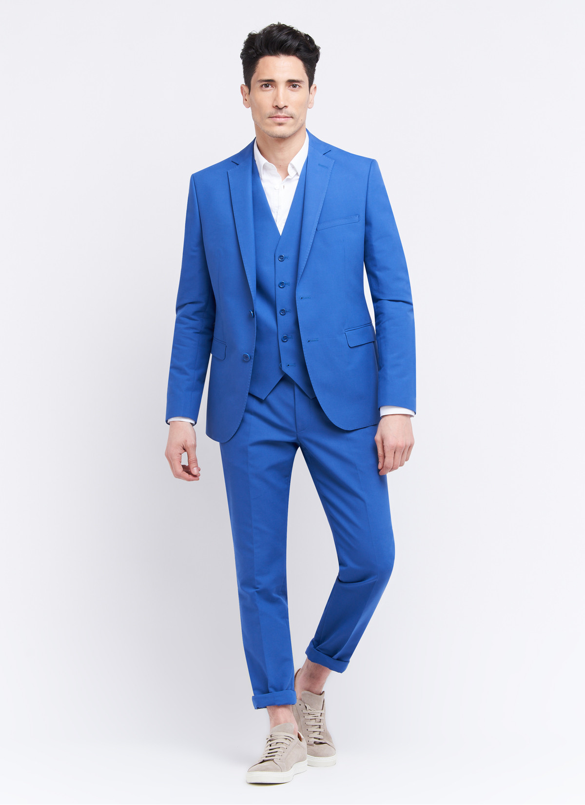 Three-pieces slim fit suit by Emmanuelle Khanh