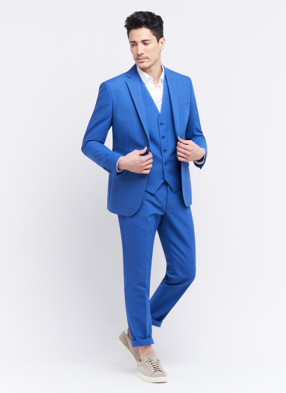 Three-pieces slim fit suit by Emmanuelle Khanh