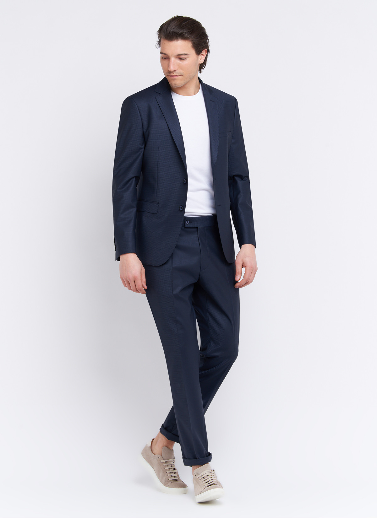 Slim fit suit by Emmanuelle Khanh