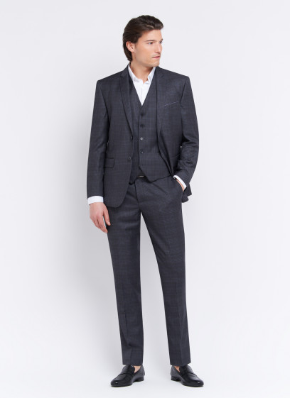 Three-pieces slim fit suit by Sevenson