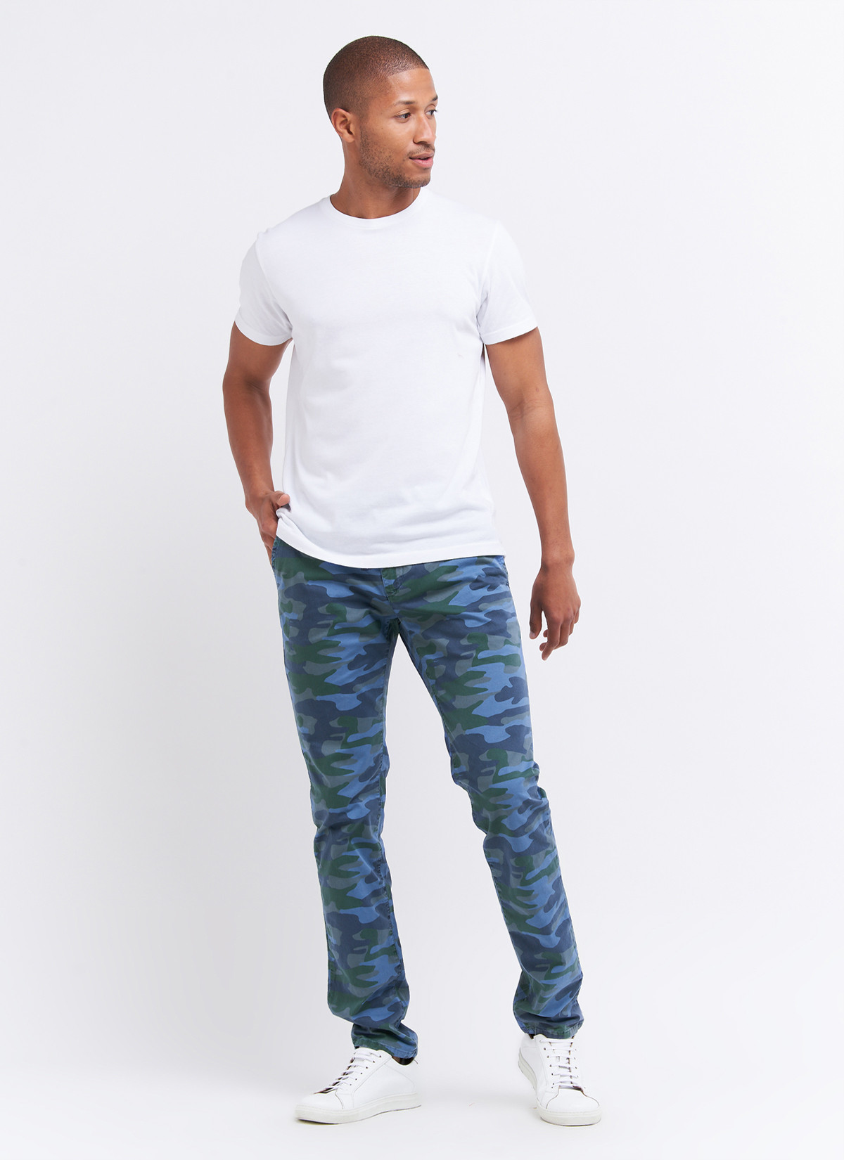 Pantalon chino motif camouflage Charles Le Golf