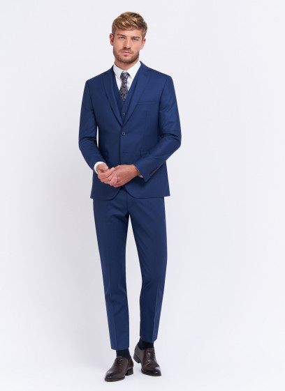 Emmanuelle Khanh suit